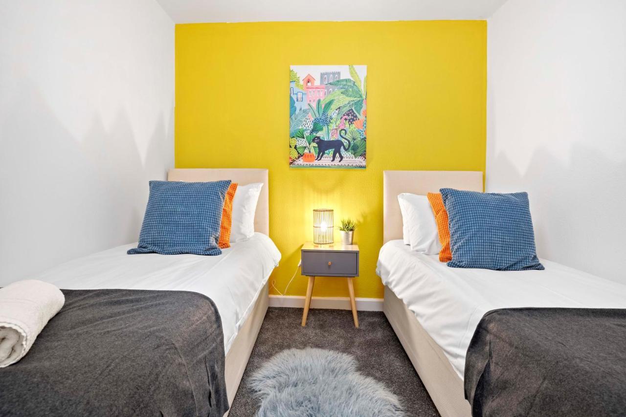 Queens Apartment - By My Getaways - Free Parking For One Car 브라이턴 외부 사진