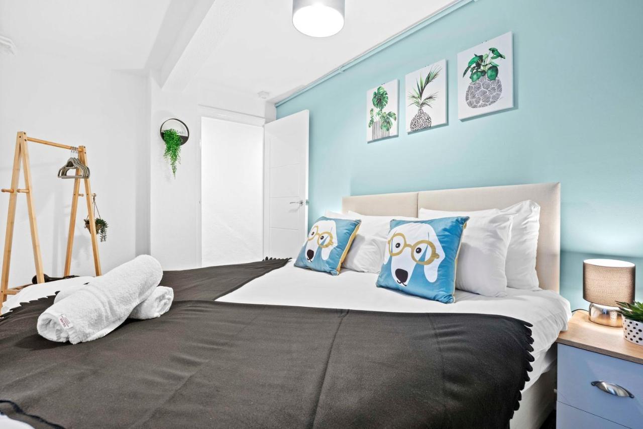 Queens Apartment - By My Getaways - Free Parking For One Car 브라이턴 외부 사진