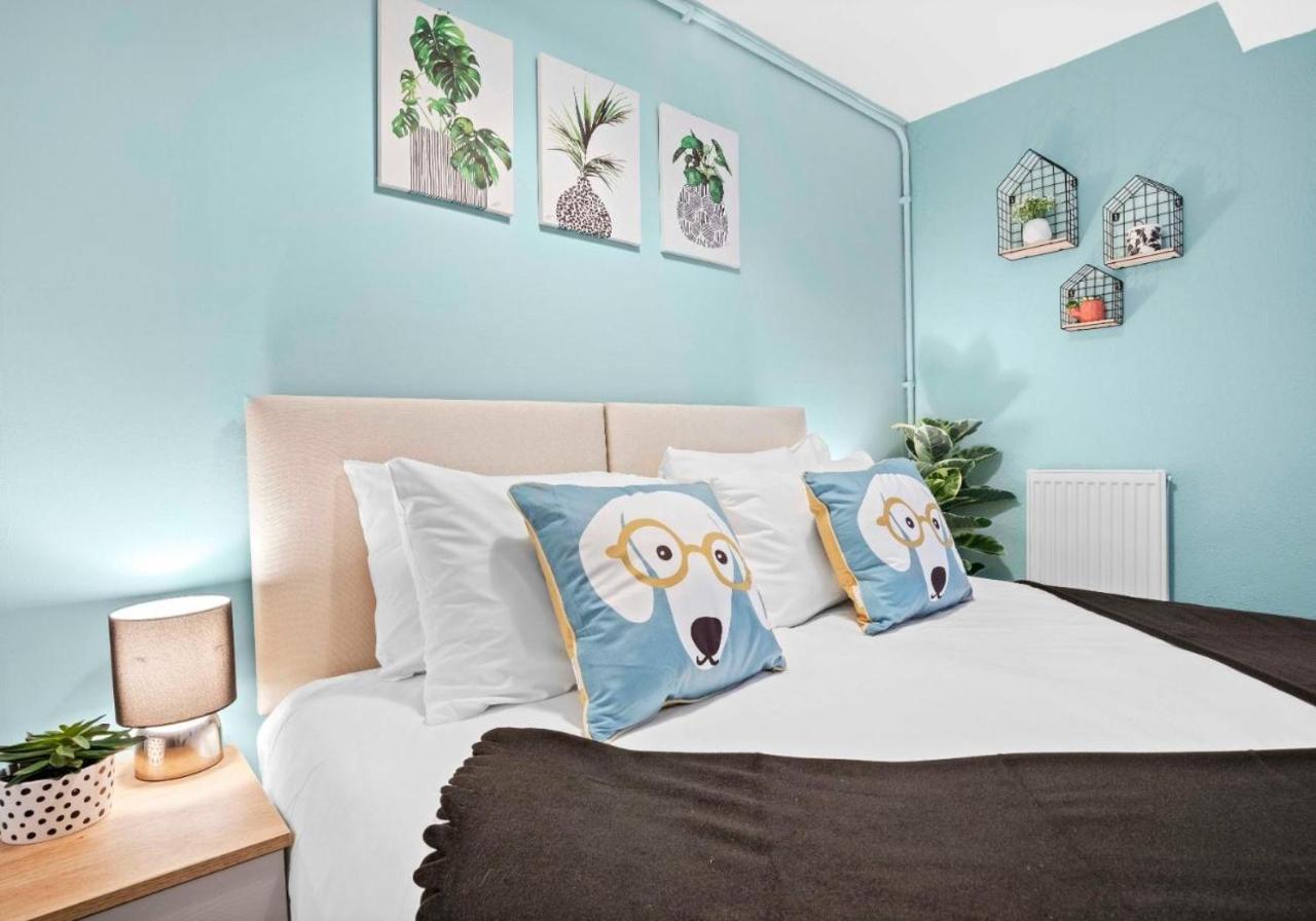 Queens Apartment - By My Getaways - Free Parking For One Car 브라이턴 외부 사진